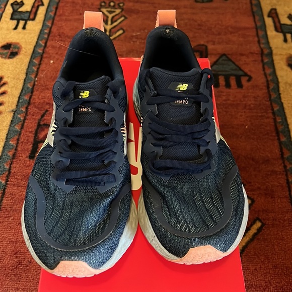 7.5 New Balance Fresh Foam Tempo road running shoes - Picture 2 of 6